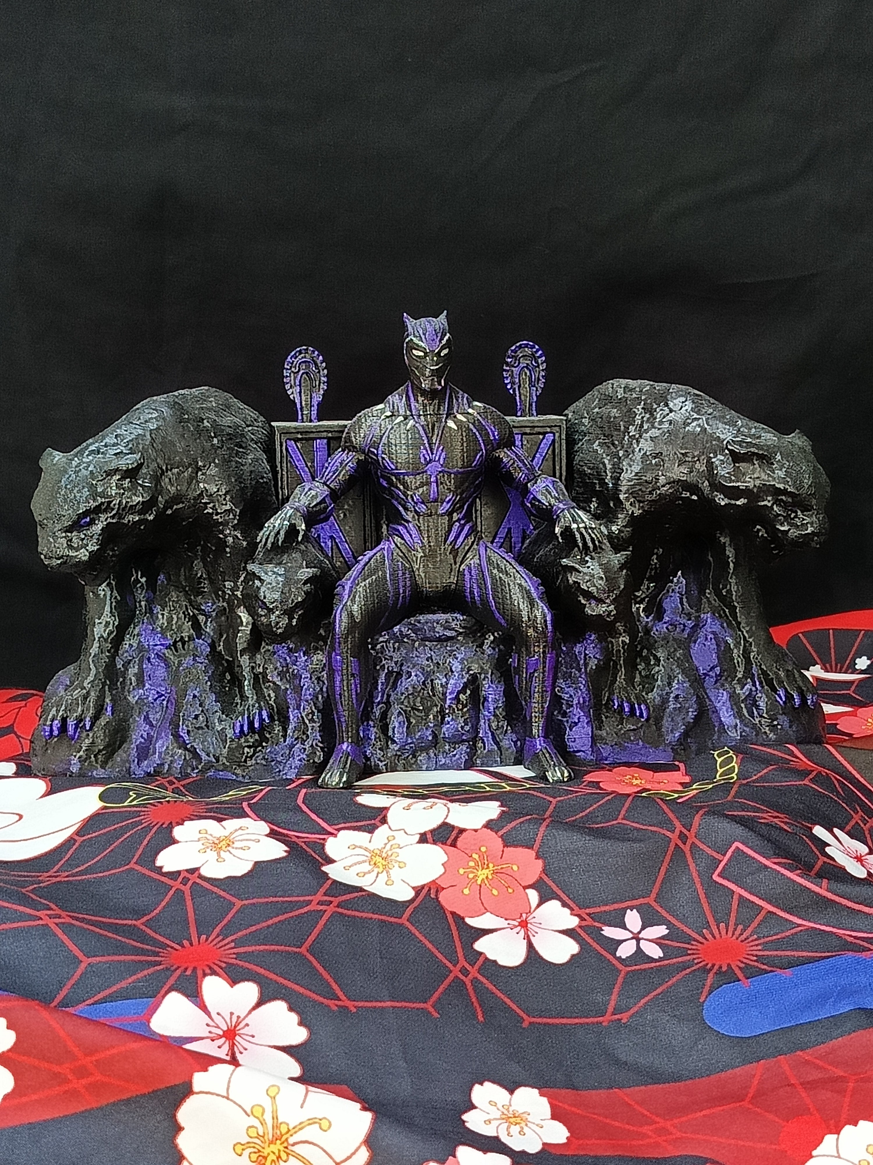 Figurine Black Panther Marvel Trône 27cm - Roi du Wakanda Collection