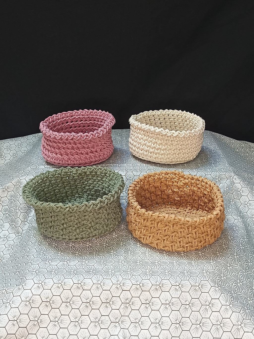🆕 Panier en crochet – 12 cm × 6 cm – Fait main, plusieurs coloris