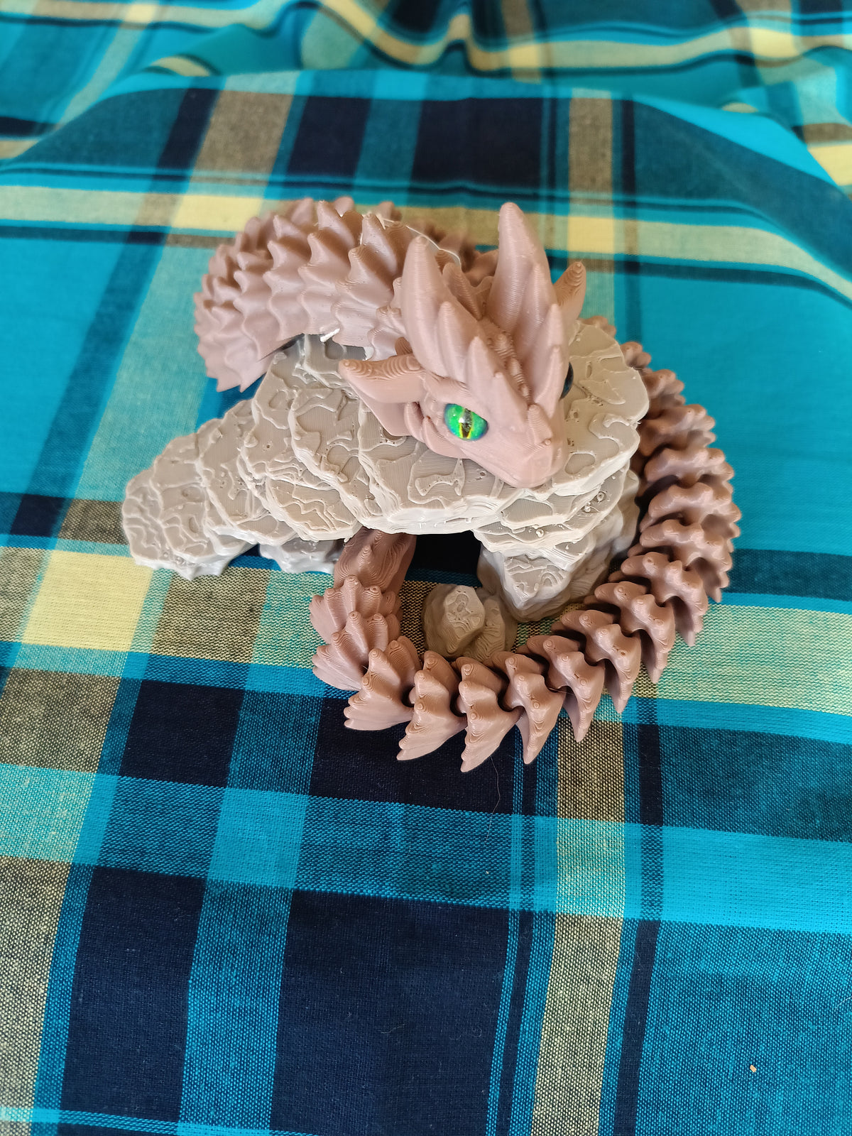 🆕 Dragon de 40 cm aux yeux persans