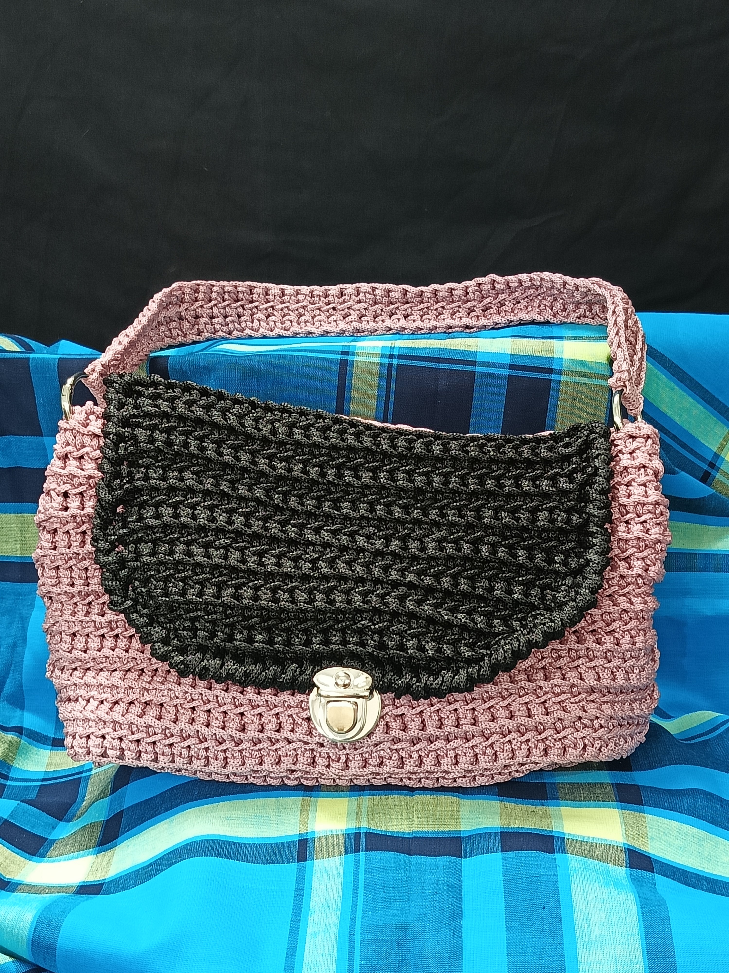 Sac Rose et Noir Bicolore Nylon - Artisanal 30x14cm - Style Moderne