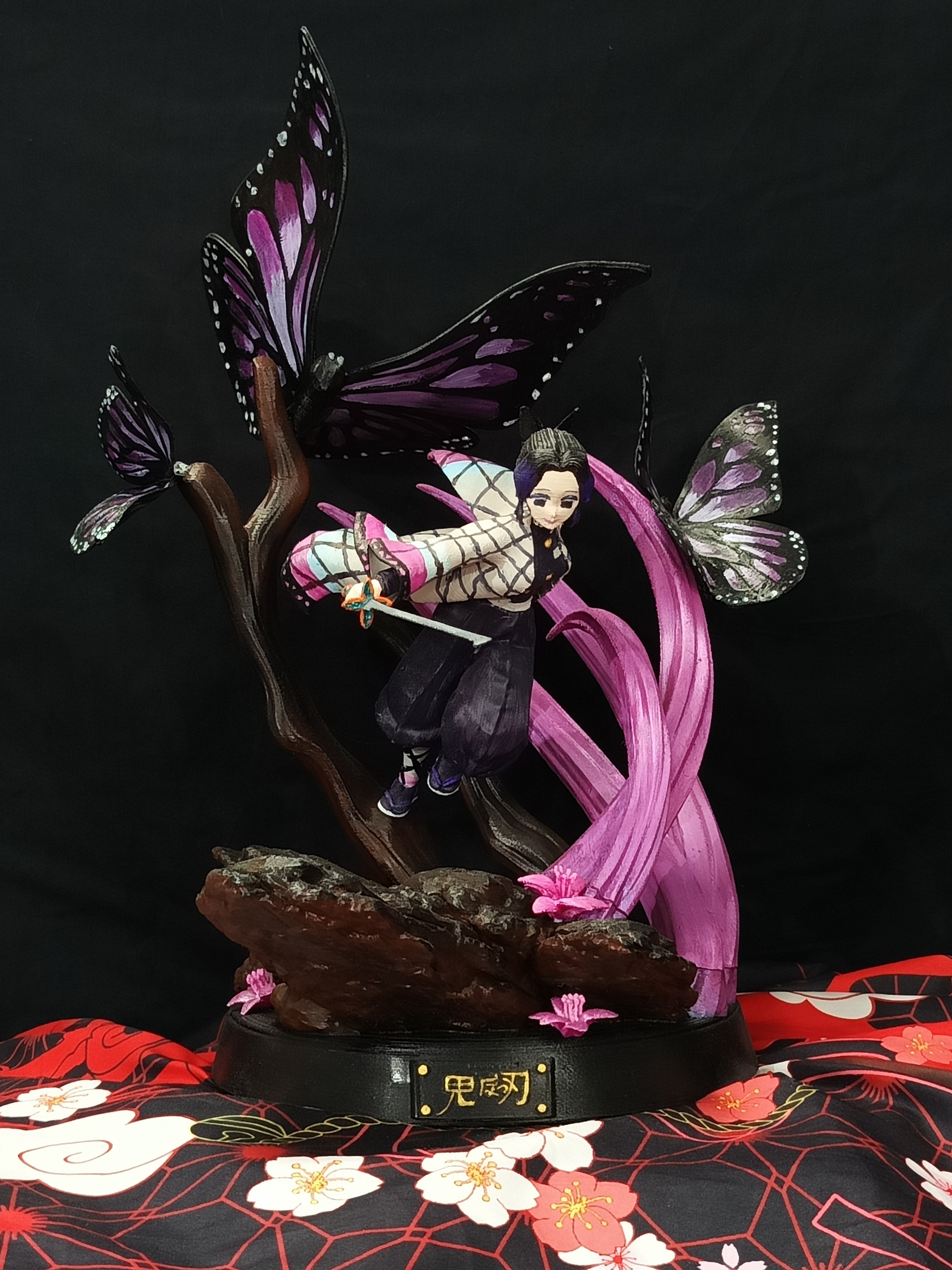 Figurine Shinobu Kocho Demon Slayer 37cm - Pilier des Insectes - Peinte Main